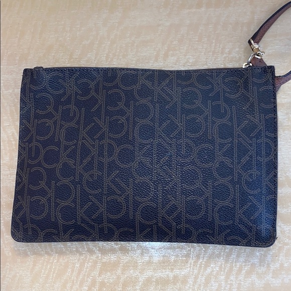 Calvin Klein Reversible Monogram Shoulder Bag - Picture 9 of 9